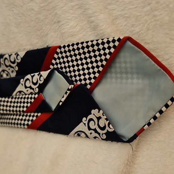 Vtg WEMBLEY MCM Red White and Blue Check Striped Wide Clip-on Tie - Picture 9 of 10